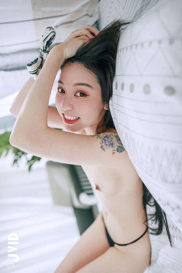 清秀美女实习生卡洛琳职场里潜规则黑森林(28)