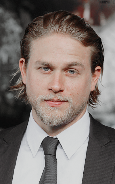 Charlie Hunnam Qa3MtKs2_o