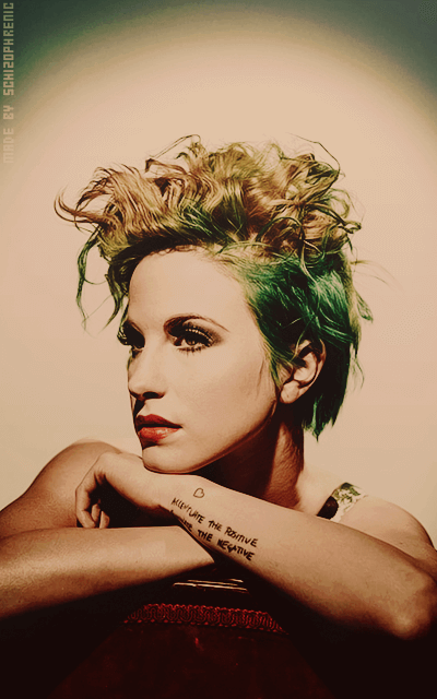 Hayley Williams P8Pg12dB_o