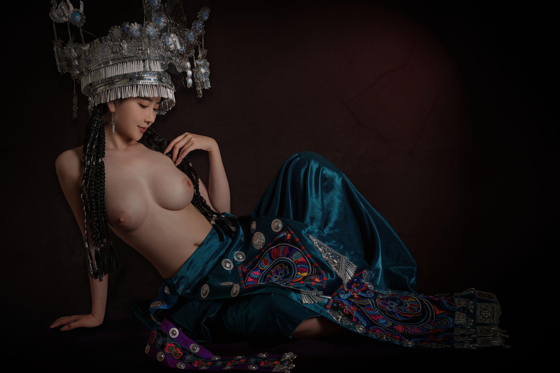 Coser@年年Nnian: 苗疆女孩 (50 photos)(31)