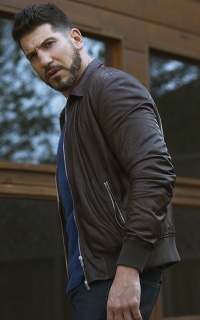 Jon Bernthal  JQFYe3uV_o