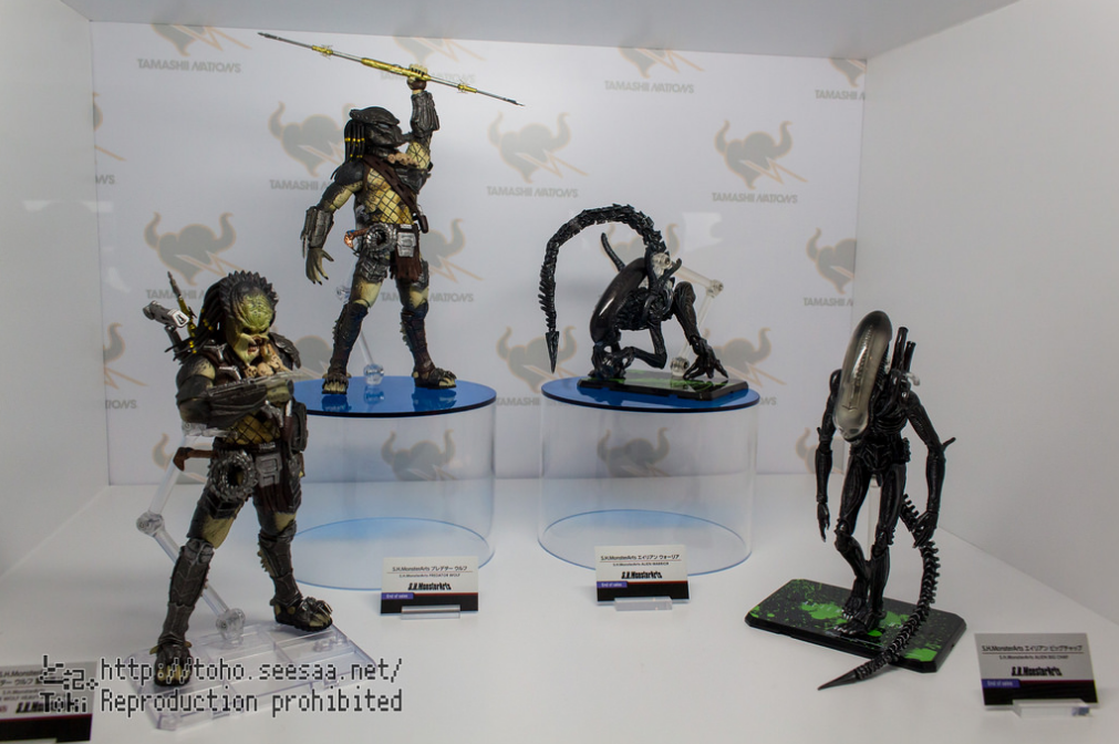 Predator & Alien - S.H. MonsterArts (Bandai) XWh3zeF9_o