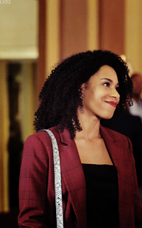 Kelly McCreary Z09CllcE_o