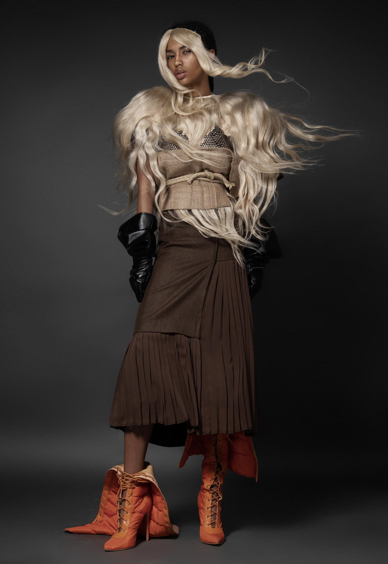 Lara Ndiaye by Attila Udvardi / Kaltblut Magazine Нетрадиционный взгляд на модную одежду / фото 18