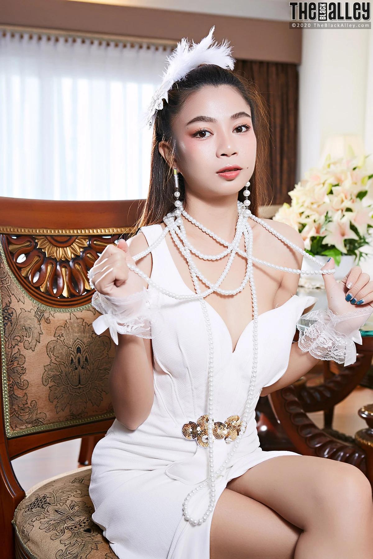 Juliet The Black Alley Photobook Set.26(13)