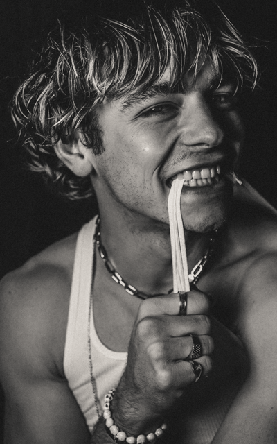 Ross Lynch XSV7x181_o