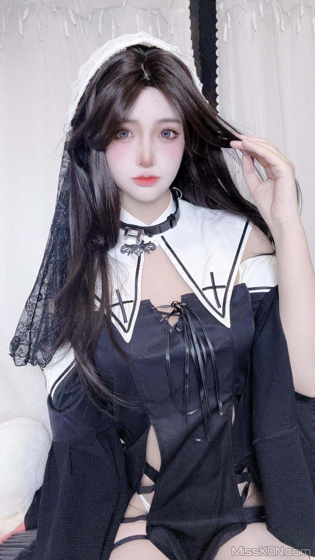 Coser@疯猫ss: 修女自拍 (21 photos)(13)