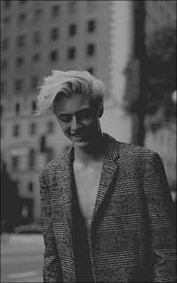 Lucky Blue Smith FMmRKs5q_o