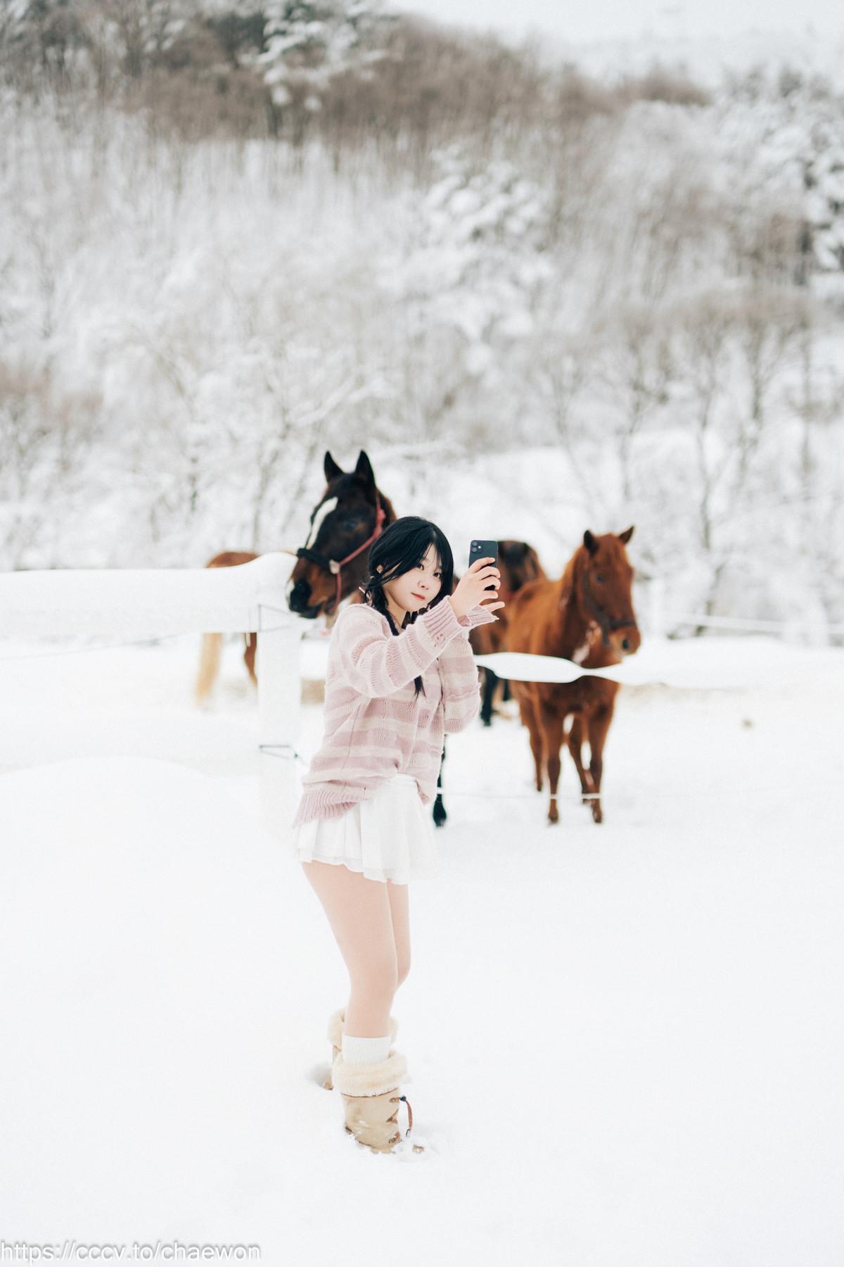 ZIA.Kwon 권지아, [Loozy] Snow Girl Set.01(12)