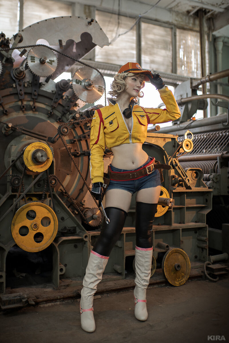 Lada Lyumos - Cindy Aurum