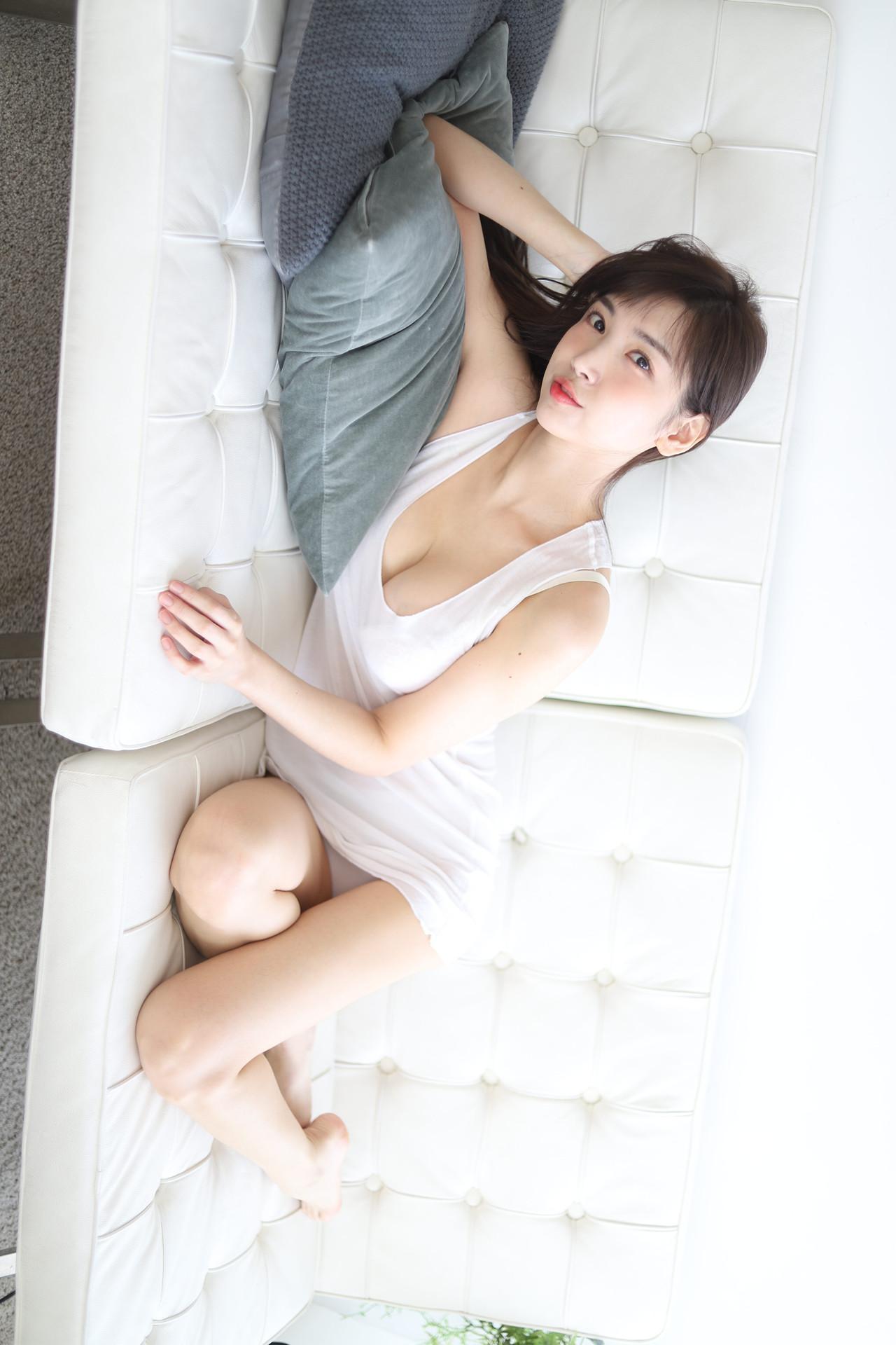 Leezy 이지, Patreon Secret Web April Set.01(1)