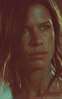 Rhona Mitra BdAX7gvb_o