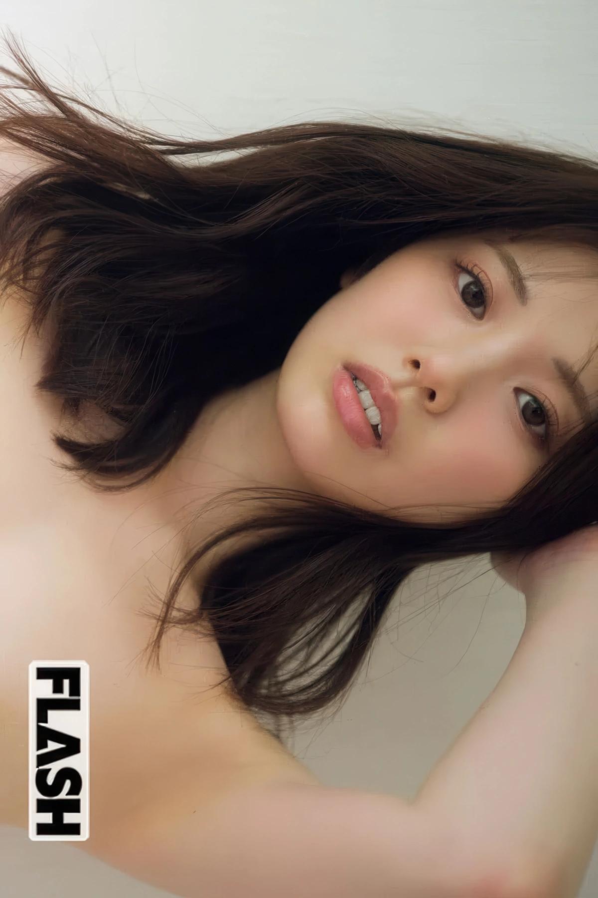FLASHデジタル写真集の名作, FLASH 2025.09.30 (フラッシュ 2025年9月30日号)(16)