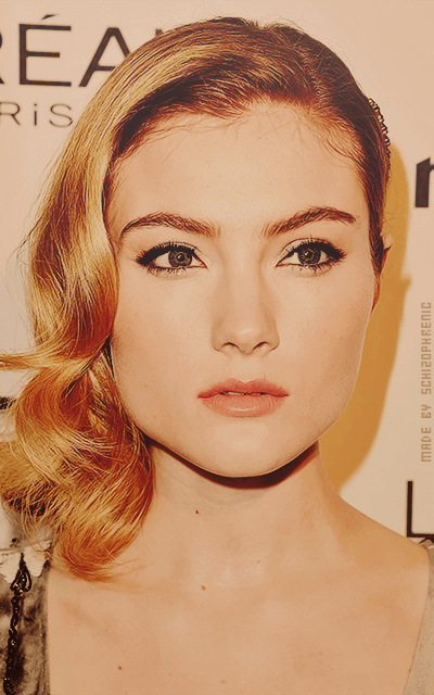 Skyler Samuels BTFFnzK7_o