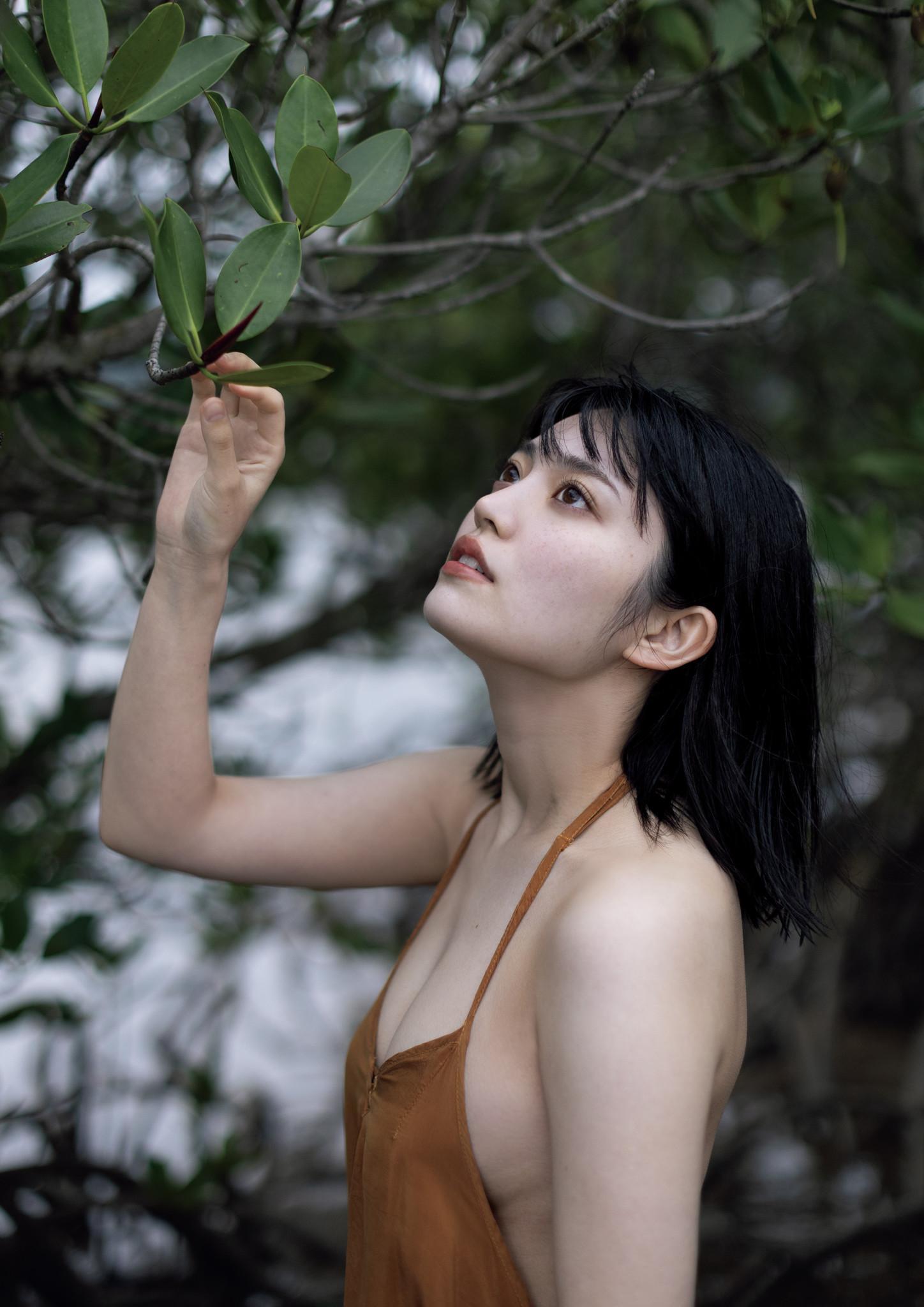 Mei Ishihama 石浜芽衣, 1st写真集 「ひかっている」 Set.02(1)