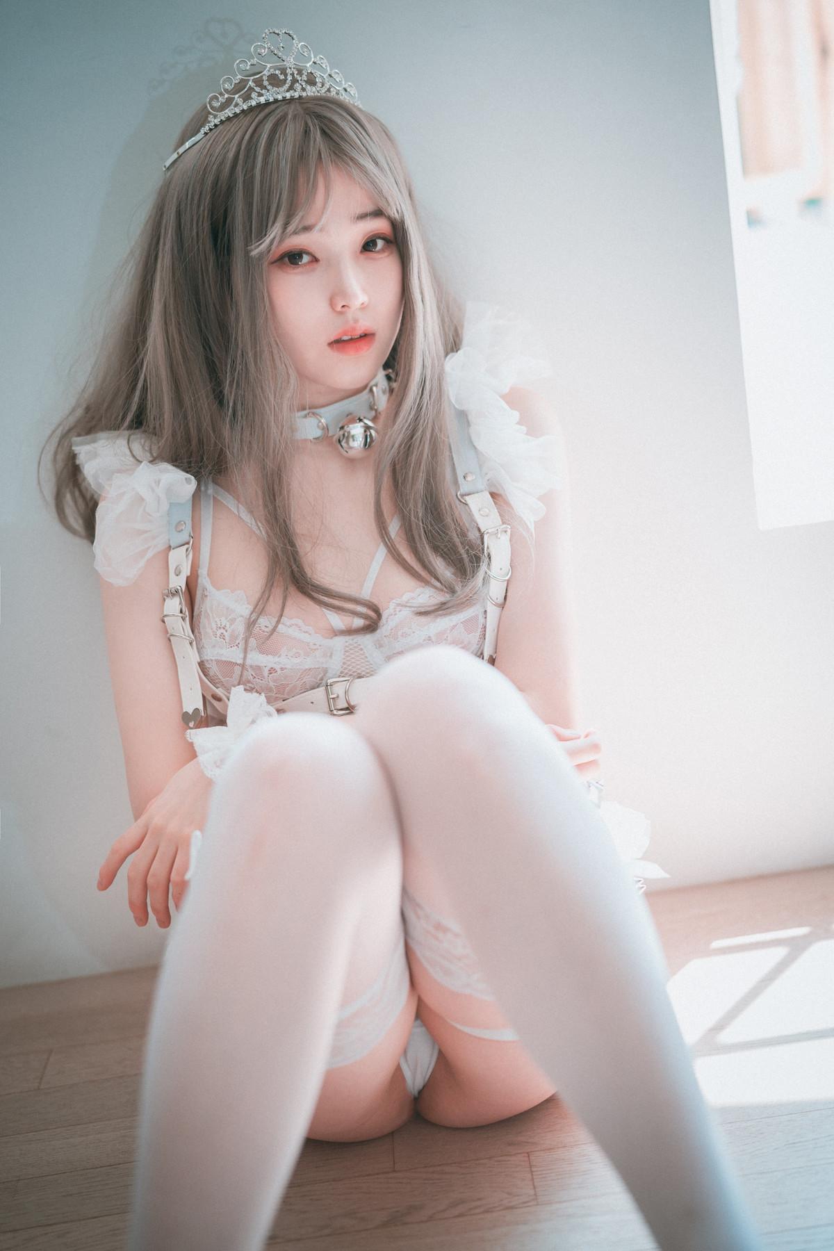 Bambi 밤비, DJAWA ‘Reine de Blanc’(14)