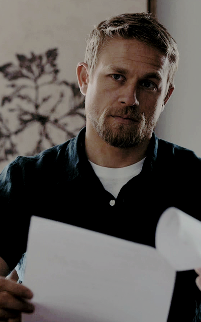 Charlie Hunnam - Page 2 T6zCB1hY_o