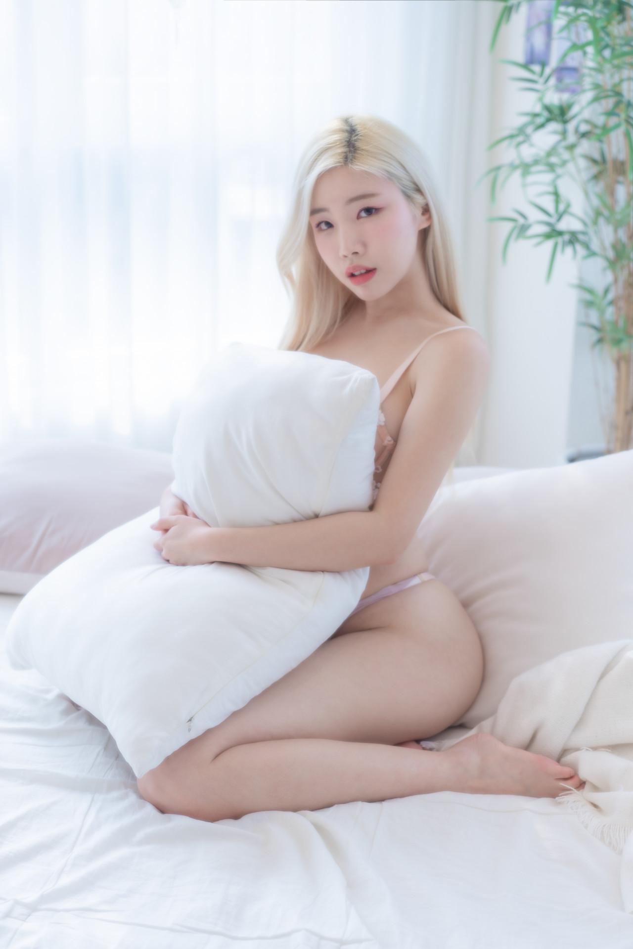 Jeon Yebin 전예빈, [Patreon] Homebody(38)