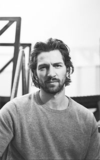 Michiel Huisman YFeAot9c_o