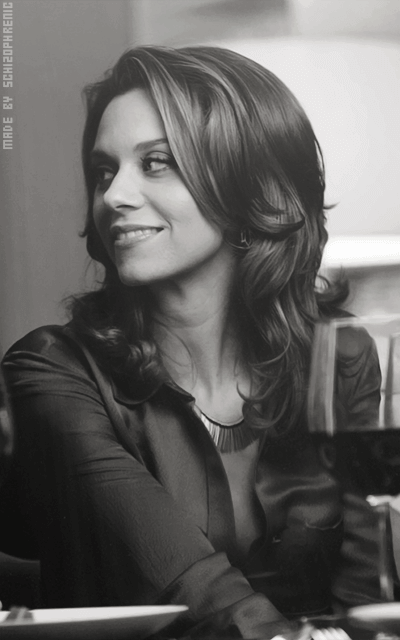 Hilarie Burton GMJE9tlE_o