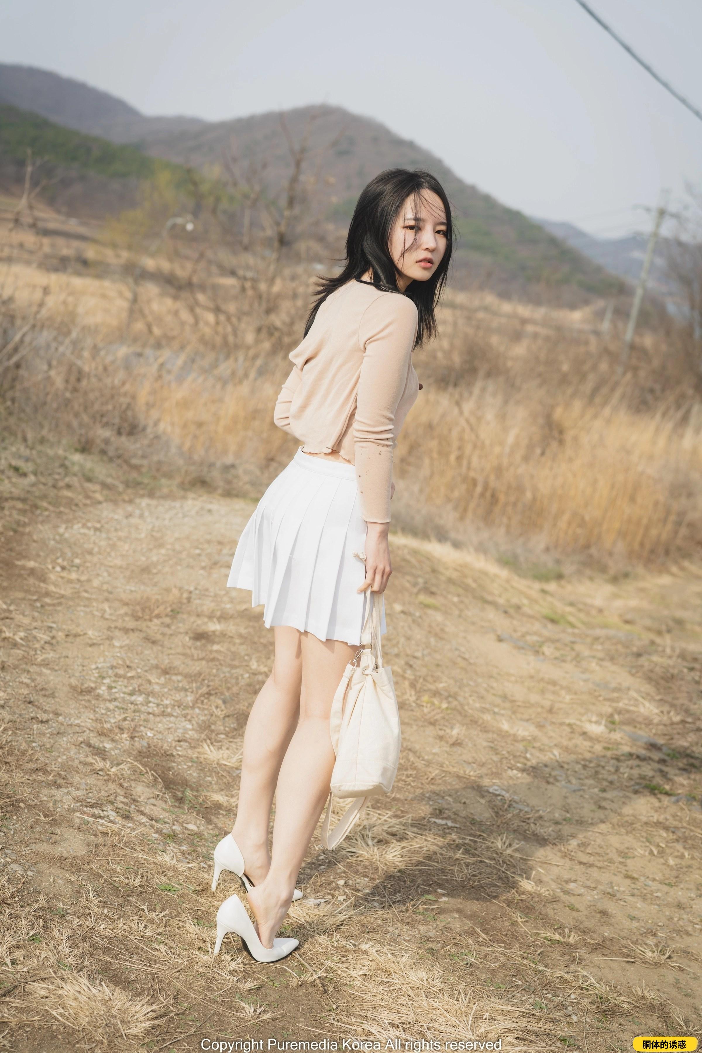 Yeha 예하 PURE MEDIA VOL.176 in the car [102P]