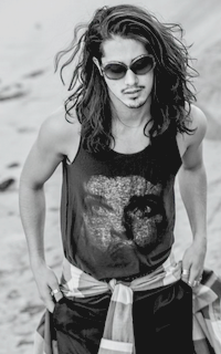 Avan Jogia NMBlAwEj_o