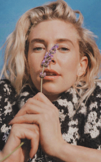 Vanessa Kirby TnoKDUgS_o