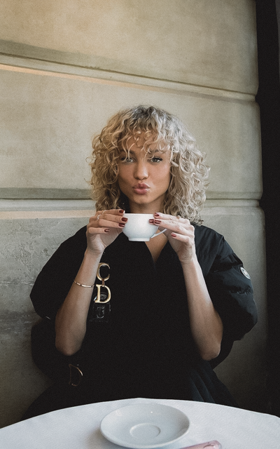 Rose Bertram KJPIy0PH_o