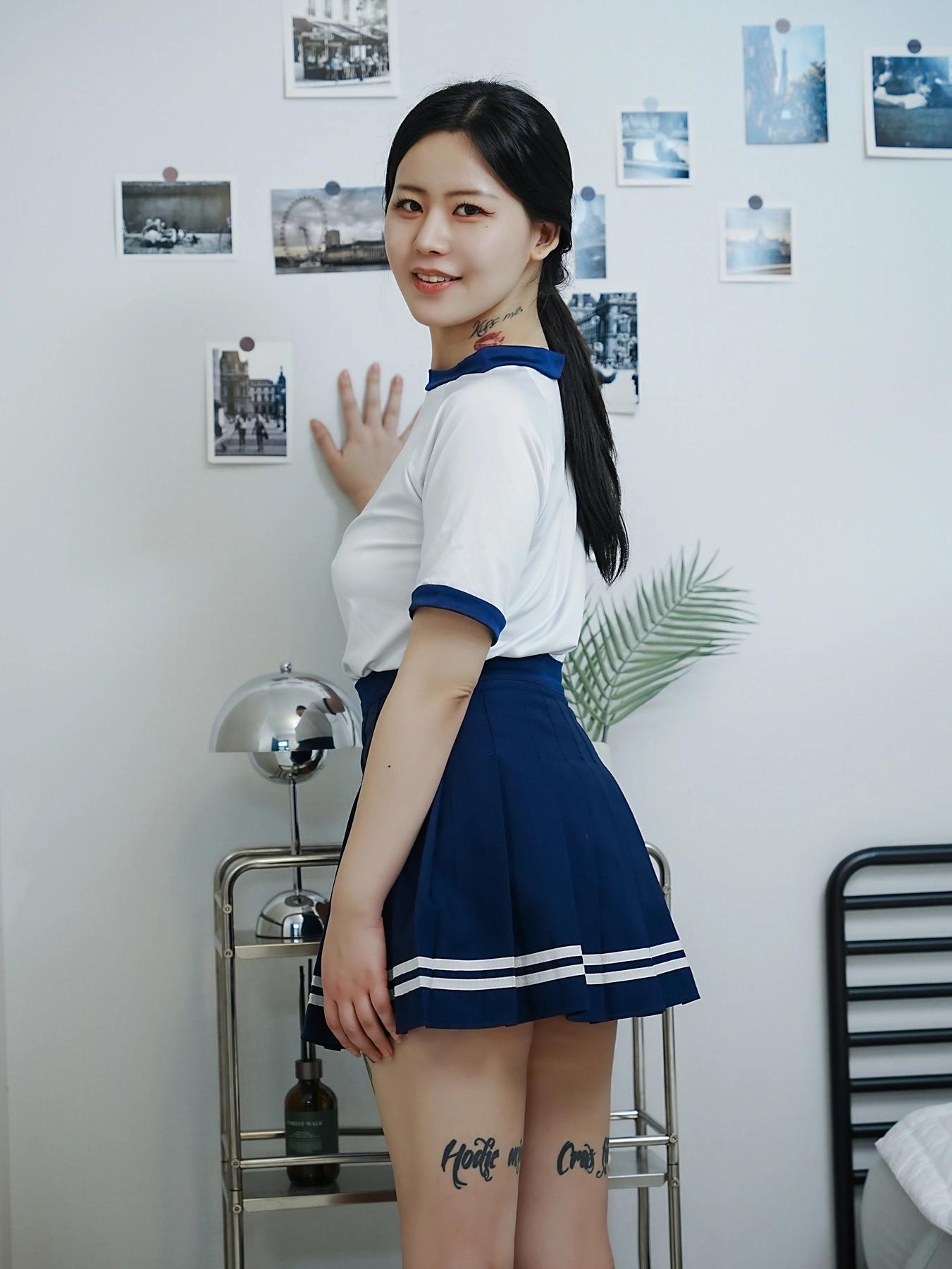 Choi Ri 최리, Photobook Vol.01 「Bloomers」 Set.01(28)