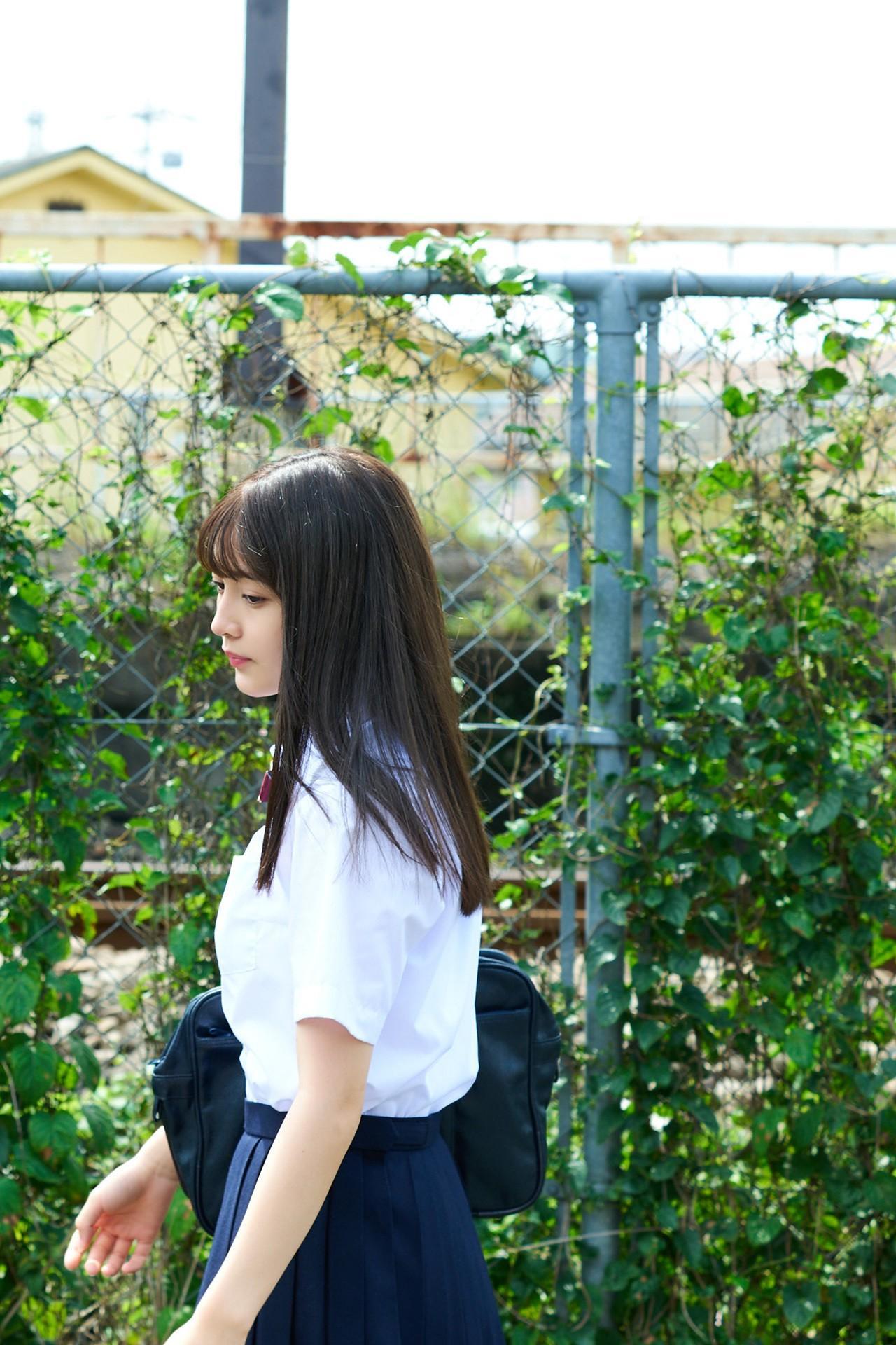 Nanako Kurosaki 黒嵜菜々子, FLASHデジタル写真集　「18歳、原石、輝く」 Set.01(7)