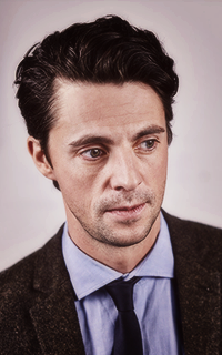 Matthew Goode  G597fsau_o