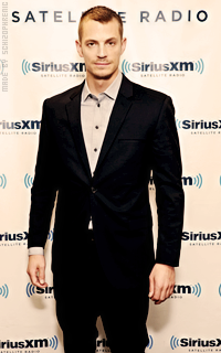 Joel Kinnaman GSEubviN_o