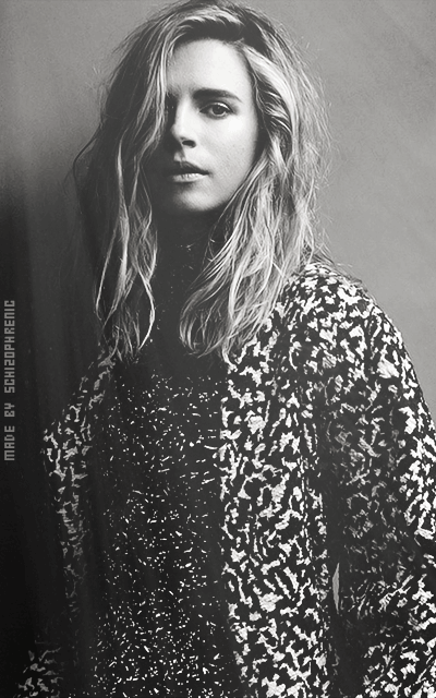 Brit Marling 1YdAJiCV_o