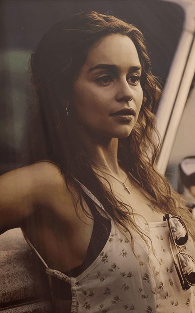 Emilia Clarke YUiza5pE_o