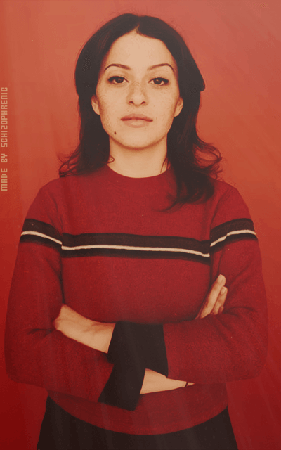 Alia Shawkat DKJe2mtz_o