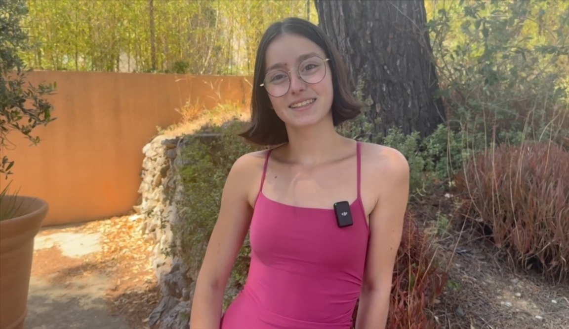 Penelope - Penelope, 19 years old, cosmetics saleswoman in Paris 1080p