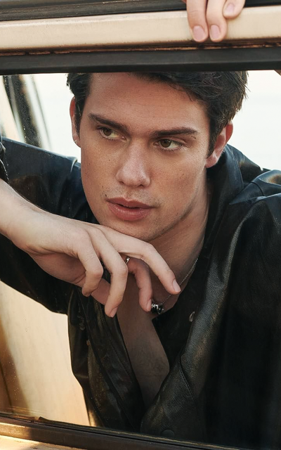 Nicholas Galitzine JSvtdDsL_o