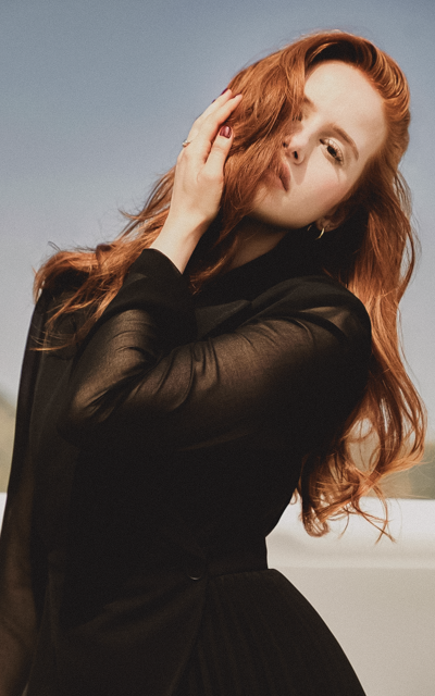 Madelaine Petsch NK3tFhSV_o