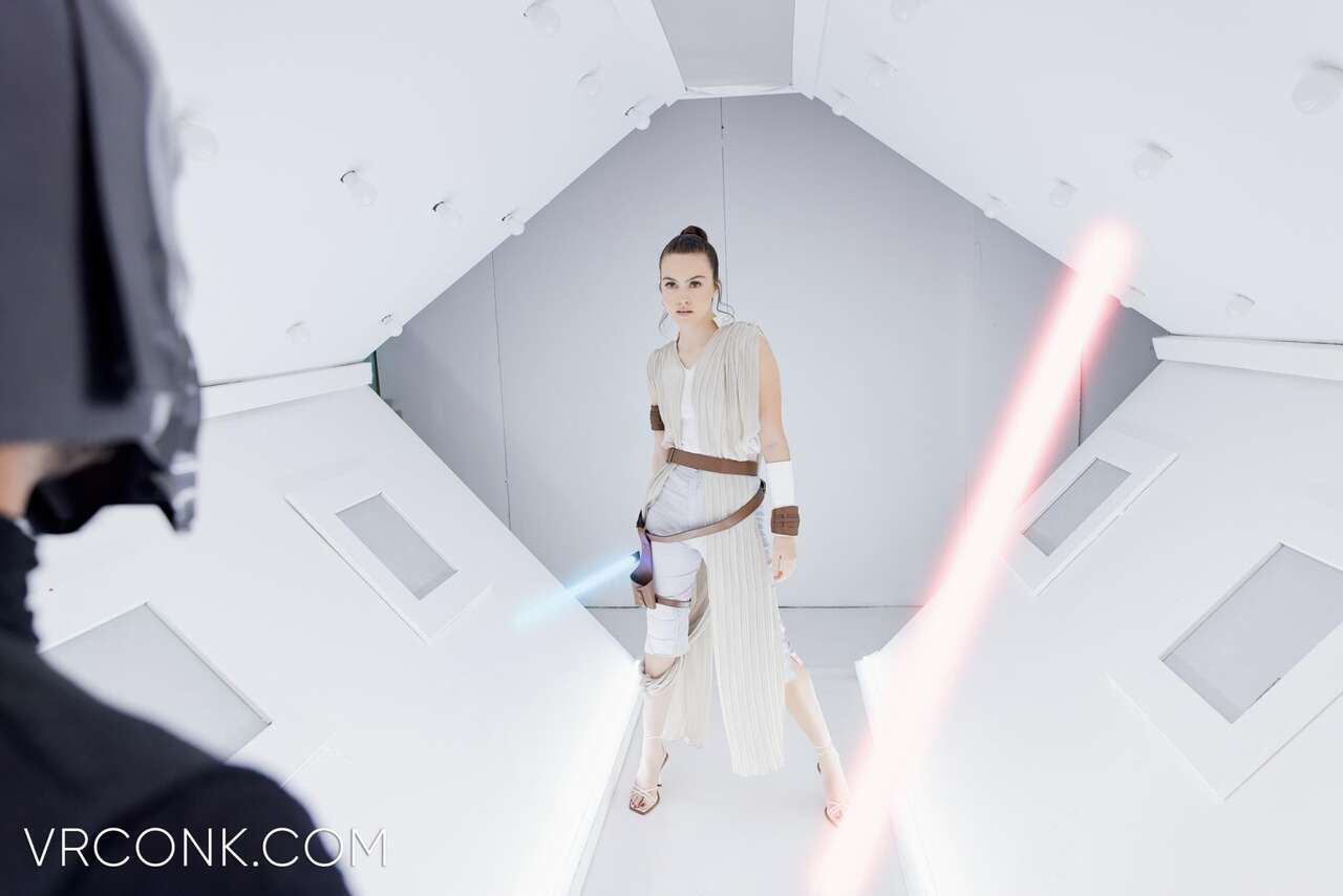 ᑕ ᑐ Freya Parker as Rey Skywalker 2025