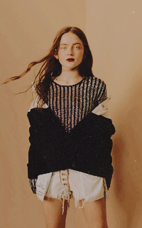 Sadie Sink. Piw6jk5Q_o