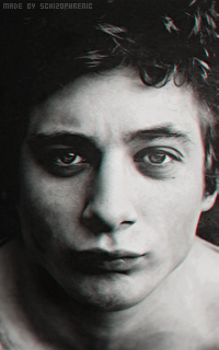 Jeremy Allen White EDdLhH8D_o