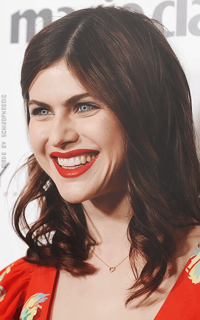 Alexandra Daddario 0OVNbiaH_o