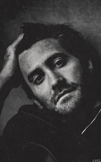 Jake Gyllenhaal 4fWwpSSa_o