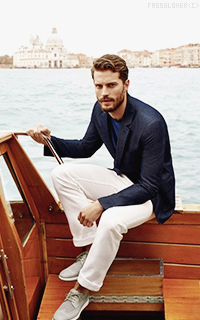 Jamie Dornan ZYko742i_o