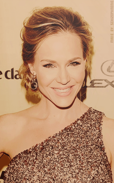 Julie Benz QnEAX9wv_o