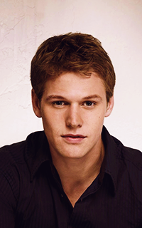 Zach Roerig  QKfI105i_o