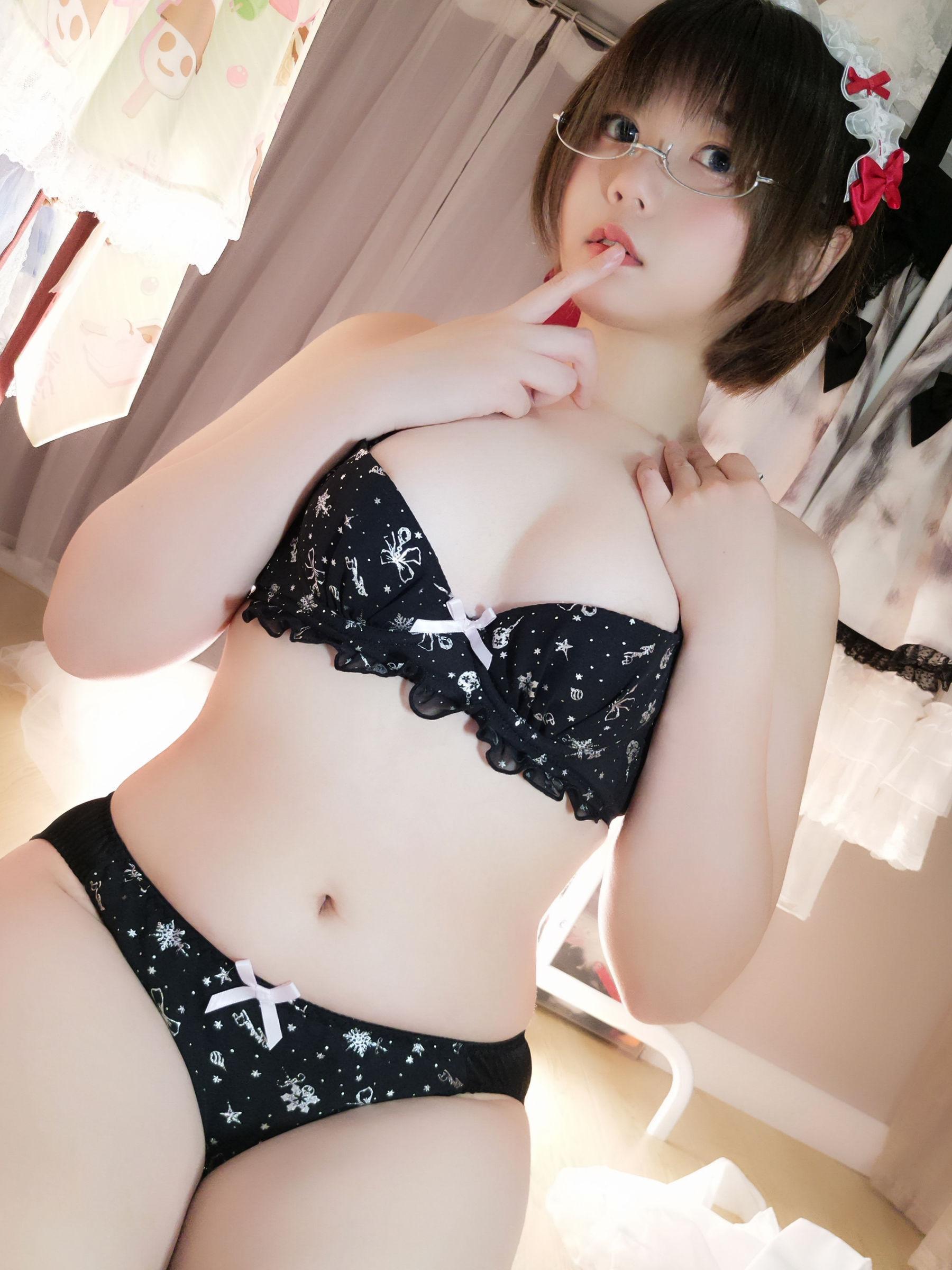 [Cosplay] Vol.25 きょう肉肉 – セクシーなメイド(22)