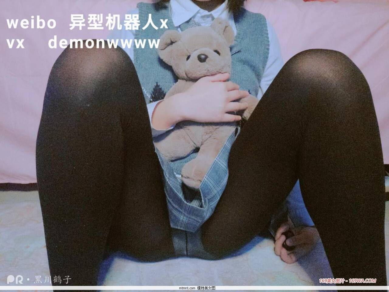 萝莉美眉叙事性自拍套图(25)