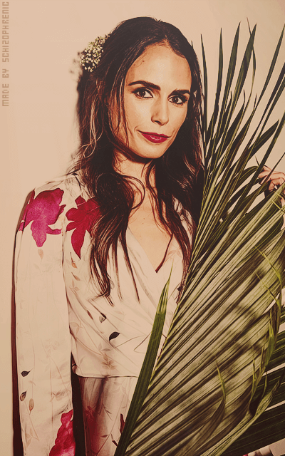 Jordana Brewster HCdU9Njv_o