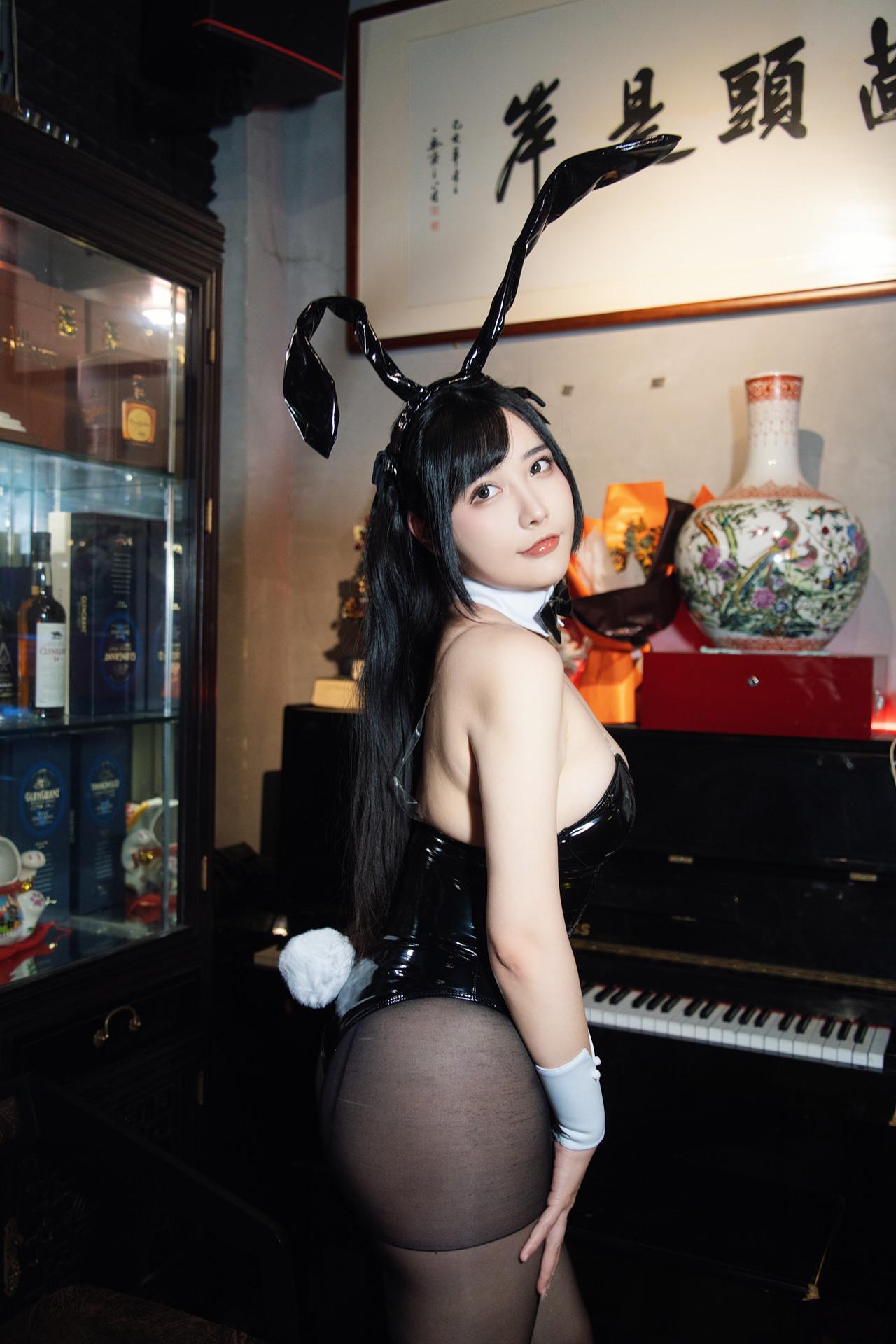 Cosplay 糖果果candy – 黑胶兔兔2 Set.01(27)